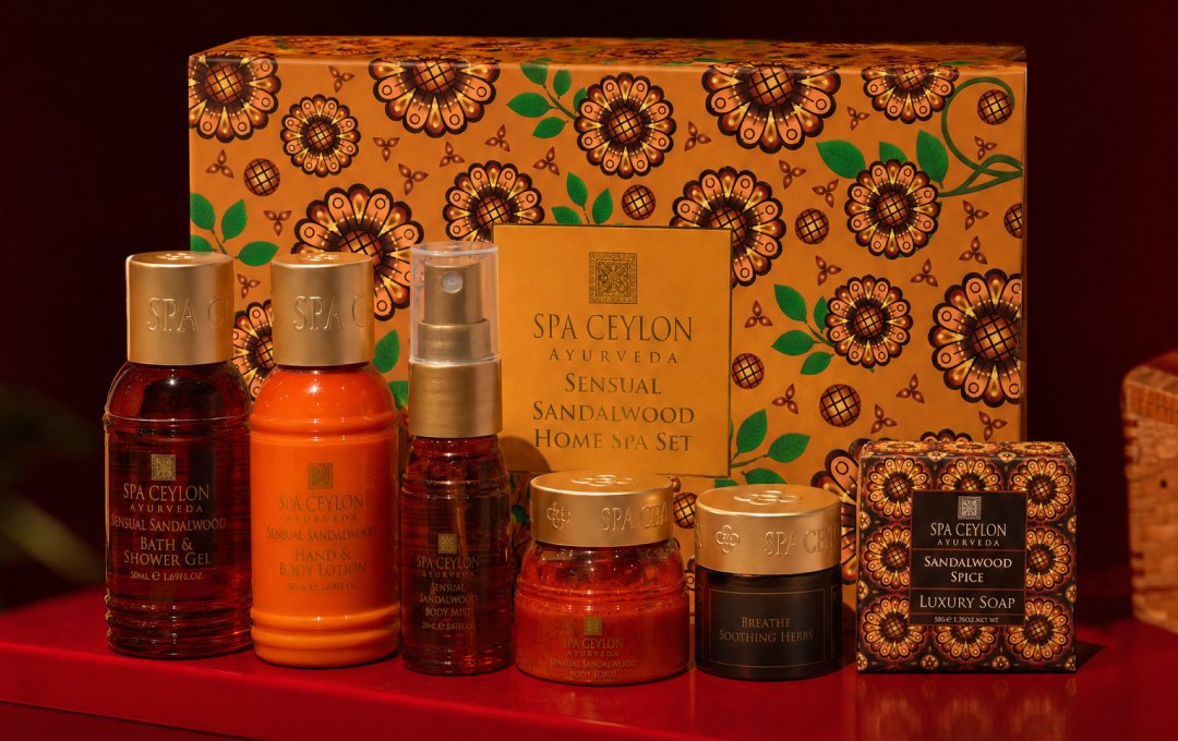 Senzualna Sandalovina Home Spa Set na polici